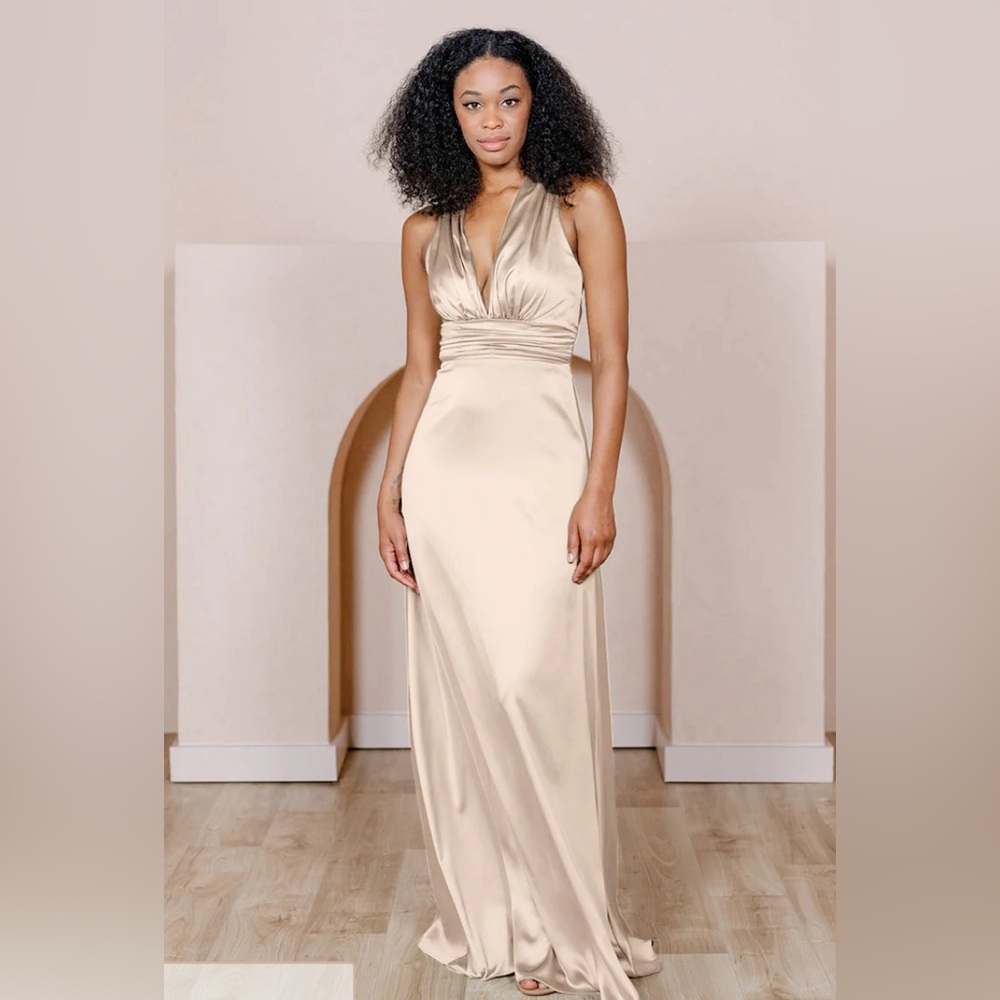 Revelry Formal Satin gown size 6 Dylan